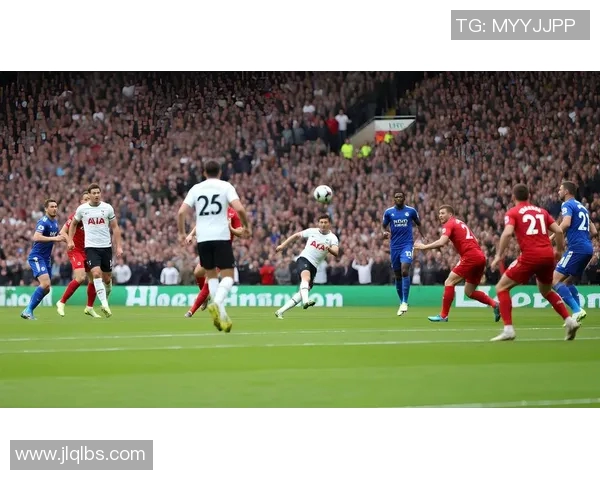 与足球明星一起训练的精彩瞬间视频分享