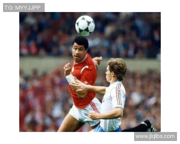 年轻外国足球明星崭露头角引领新一代足球风潮的崛起与挑战